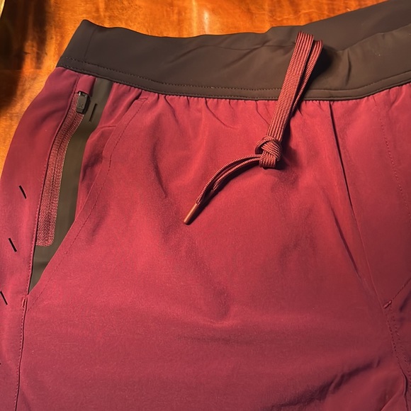 NWOT Ten Thousand Maroon Interval Short (No Liner) 7" Size Small - Picture 3 of 7